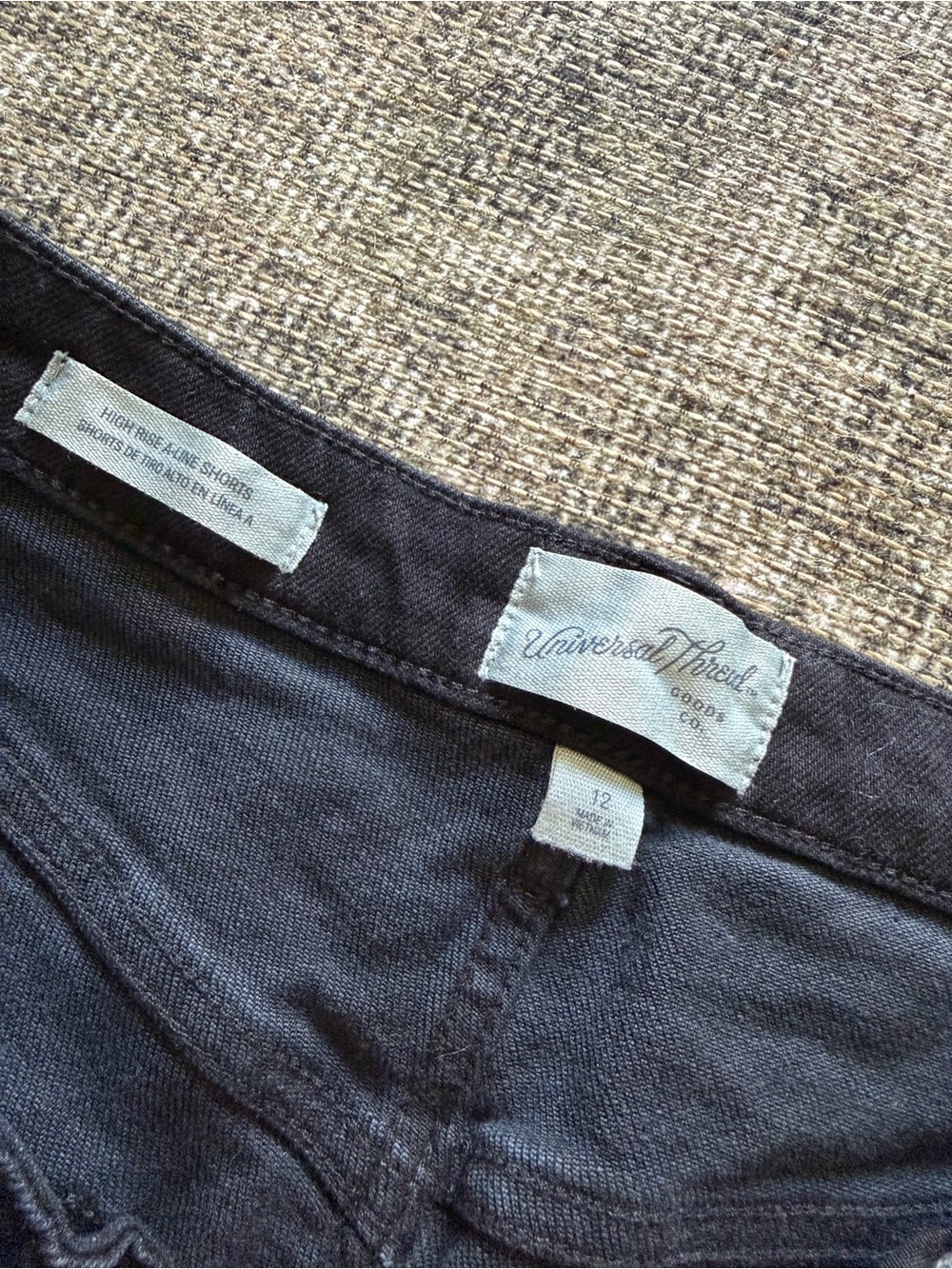 Universal Thread High Rise A Line Denim Short 5’ - Picture 4 of 4